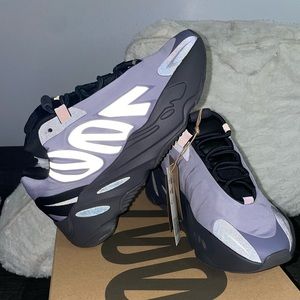 Yeezy Boost 700-Geode